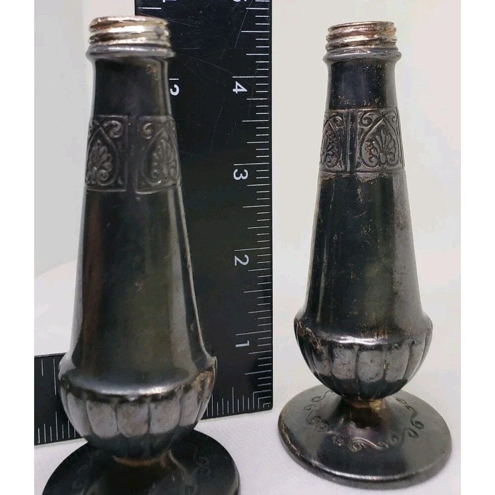 Vintage Rogers Onieda 1881 Floral Silverplate Salt and Pepper Shaker Set